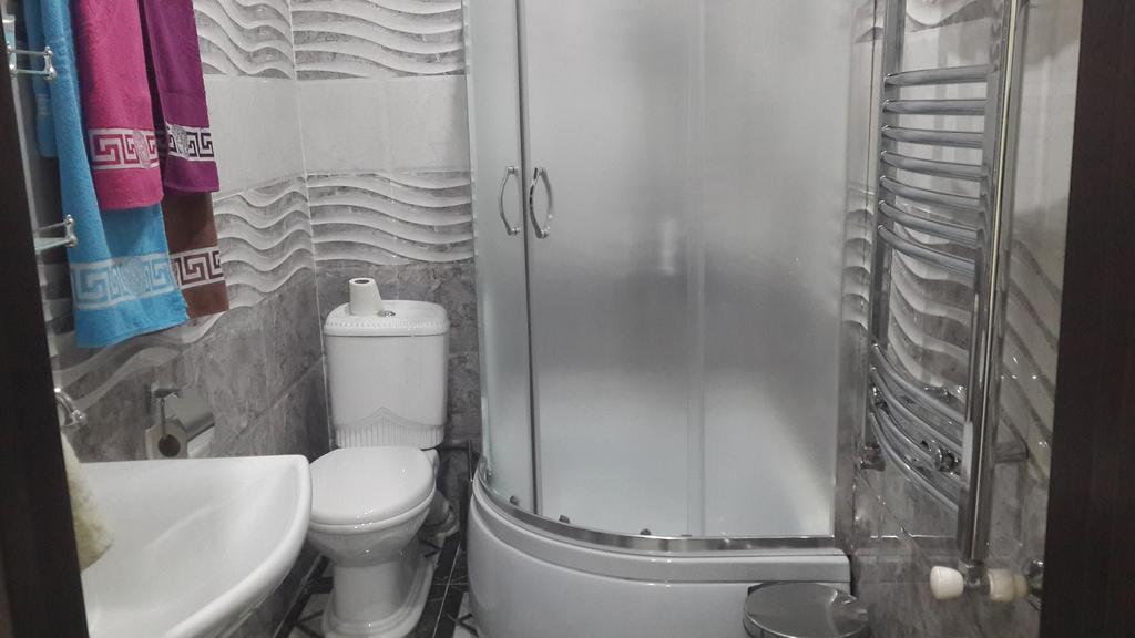 Edemi Hotel クタイシ エクステリア 写真