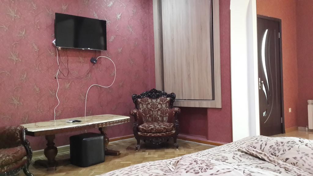 Edemi Hotel クタイシ エクステリア 写真