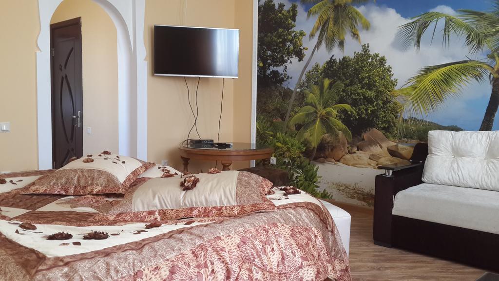 Edemi Hotel クタイシ エクステリア 写真