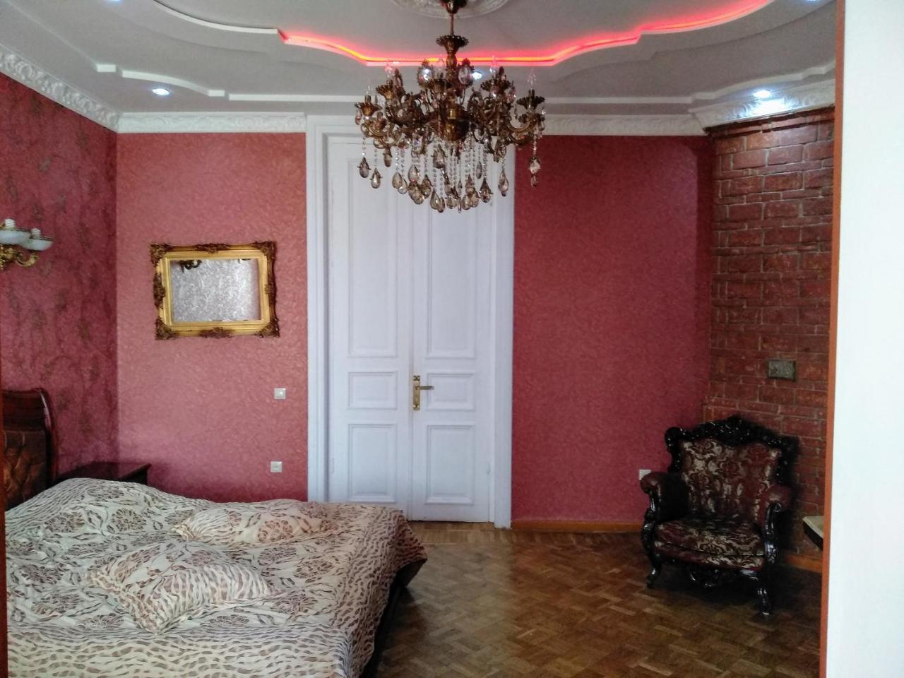 Edemi Hotel クタイシ エクステリア 写真